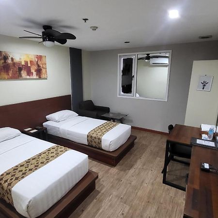 Dg Grami Hotel Paranaque City Extérieur photo