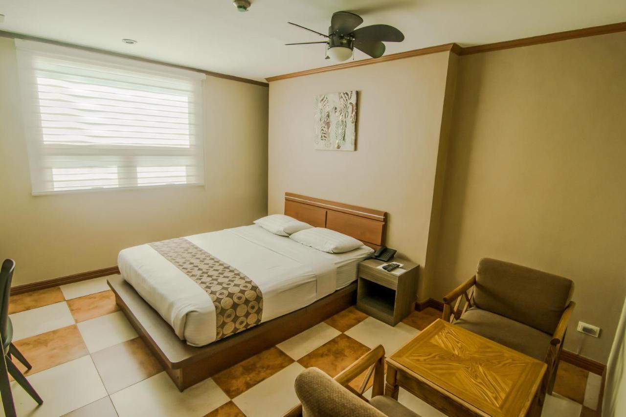 Dg Grami Hotel Paranaque City Extérieur photo