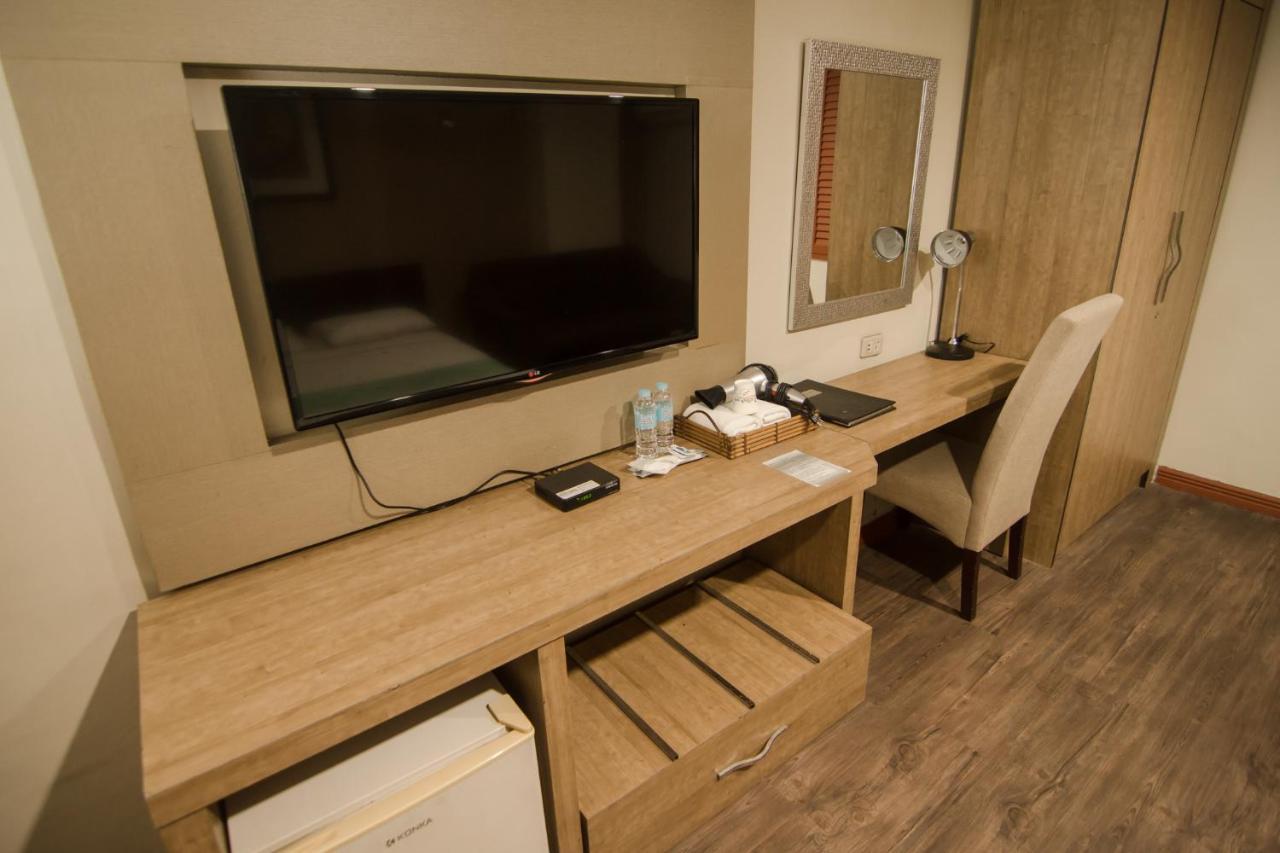 Dg Grami Hotel Paranaque City Extérieur photo