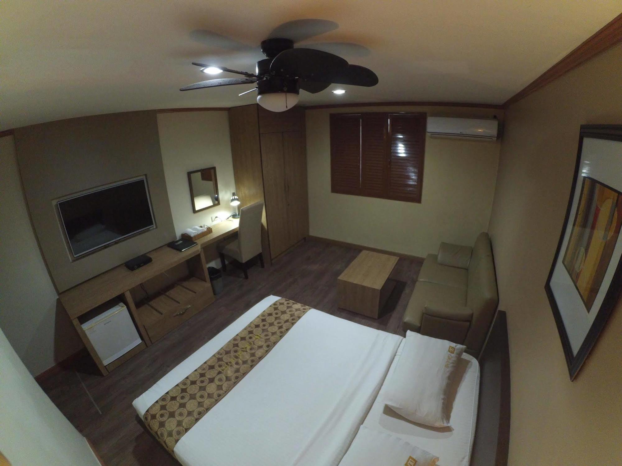 Dg Grami Hotel Paranaque City Extérieur photo